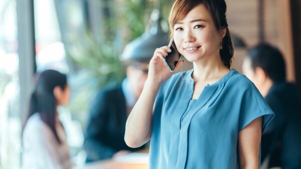 電話が苦手でもスムーズに話せる！電話対応に役立つ言葉遣いやポイント・例文を紹介！