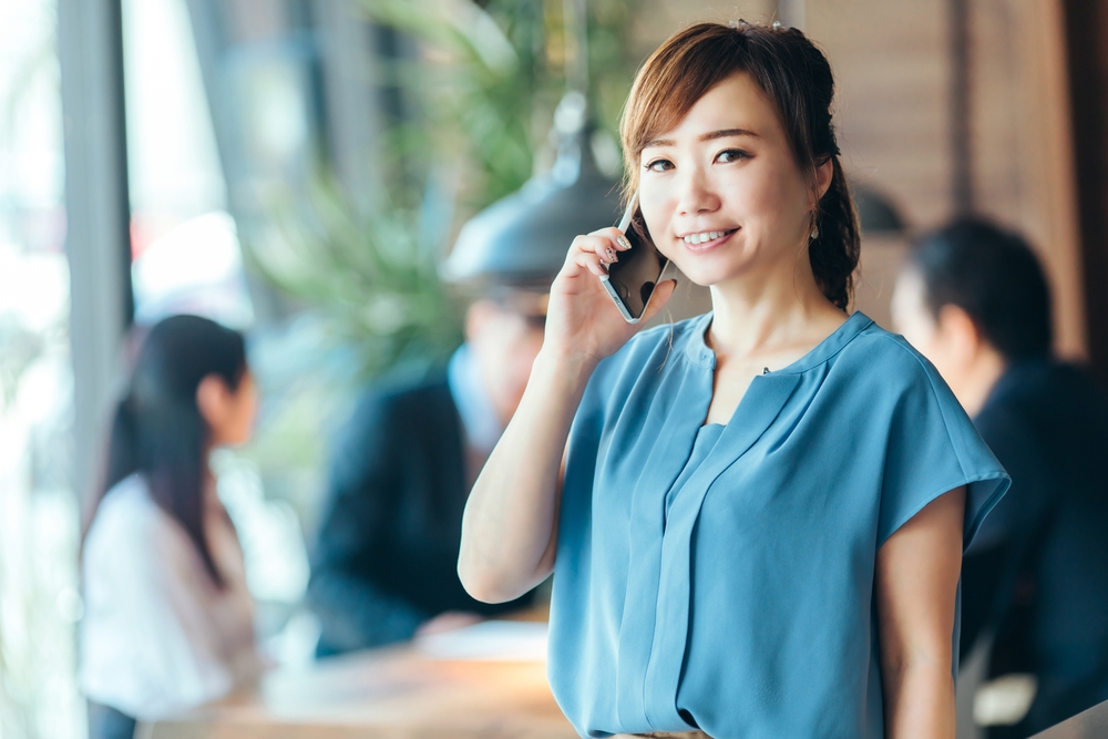 電話が苦手でもスムーズに話せる！電話対応に役立つ言葉遣いやポイント・例文を紹介！