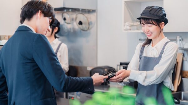 飲食店こそ電話代行サービスの活用を！よくある悩みやメリット、選び方のポイントを解説